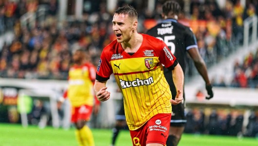 Frankowski prolonge le plaisir au RC Lens jusqu'en 2028